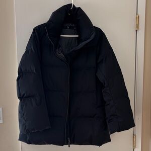 Uniqlo Women's Black Puffer Jacket